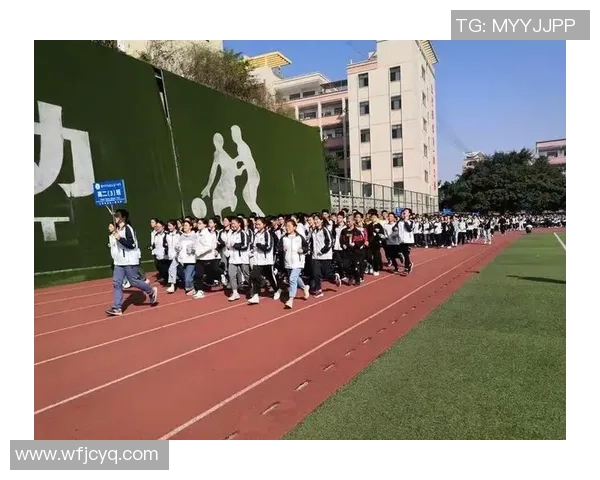 足球巨星的一天：从晨跑到比赛场，揭秘他们的日常训练与生活点滴